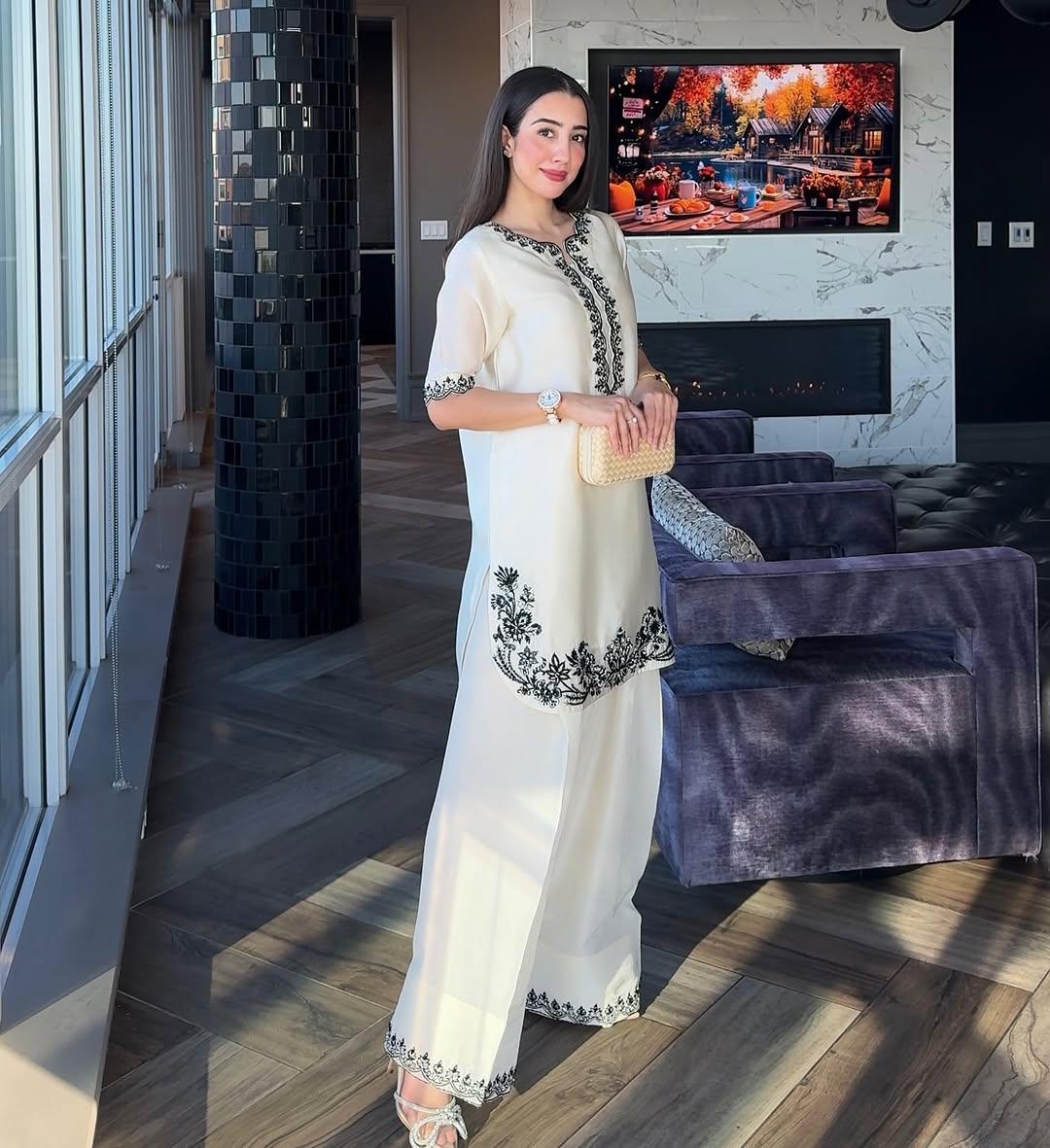 MEHMAL HANDMADE KHADAR SET ( FARSHI SHALWAR )